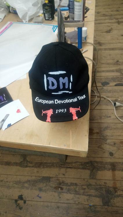 casquette.thumb.jpg.33e4675939b8e96c0857187292d391c4.jpg